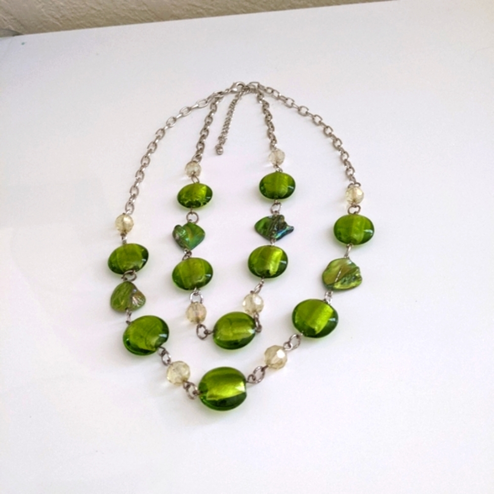 💚VENETIAN GLASS LARGE LIME GREEN 💚 BEADS NECKLACE